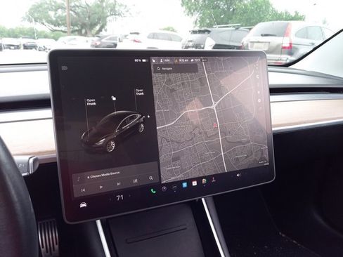 Used 2018 Tesla Model 3 Long Range image 16