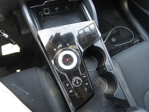 Used 2023 Kia Sportage LX AWD/4WD image 23