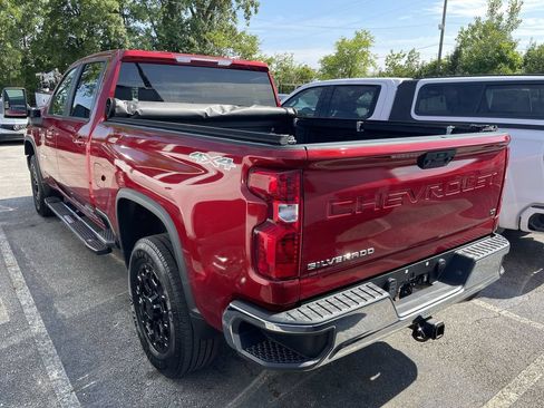 Used 2022 Chevrolet Silverado 2500 LT w/ Convenience Package AWD/4WD image 10