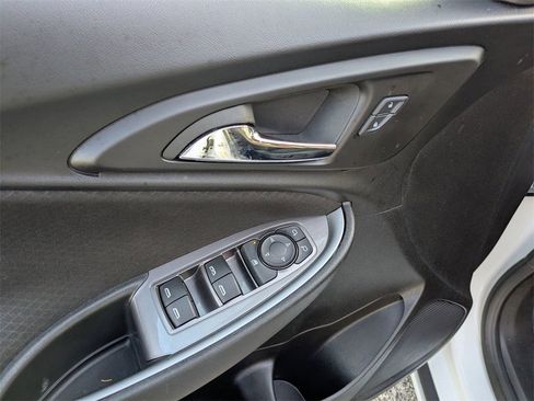 Certified 2024 Chevrolet Malibu LT image 19