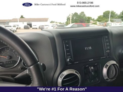 Used 2018 Jeep Wrangler Unlimited Sahara AWD/4WD image 6