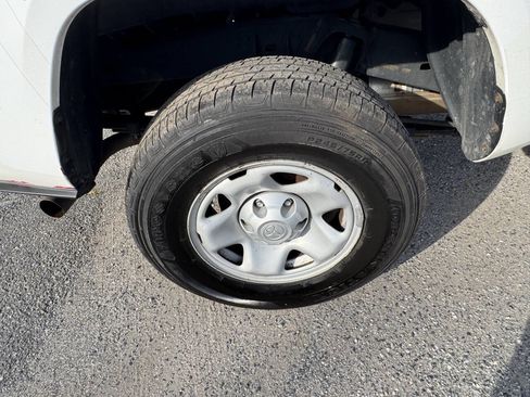 Used 2019 Toyota Tacoma SR image 64