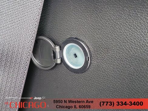 New 2026 Chrysler Pacifica Select FWD image 10