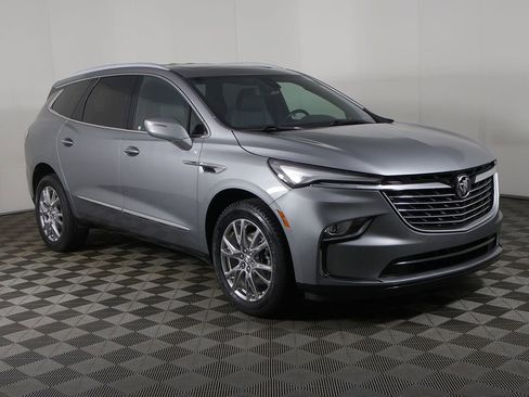 Used 2023 Buick Enclave Essence w/ Experience Buick Package AWD/4WD image 2