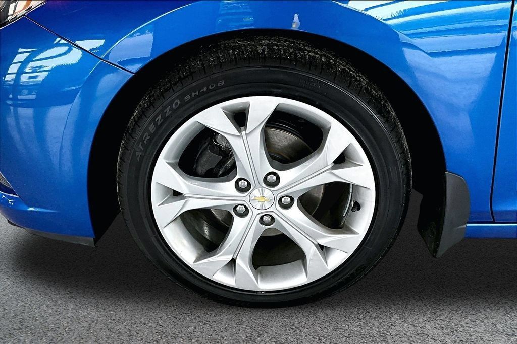 Used 2018 Chevrolet Cruze Premier w/ Enhanced Convenience Package FWD image 34