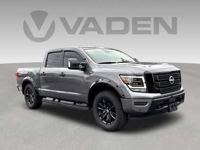 Used 2024 Nissan Titan SV w/ SV Convenience Package