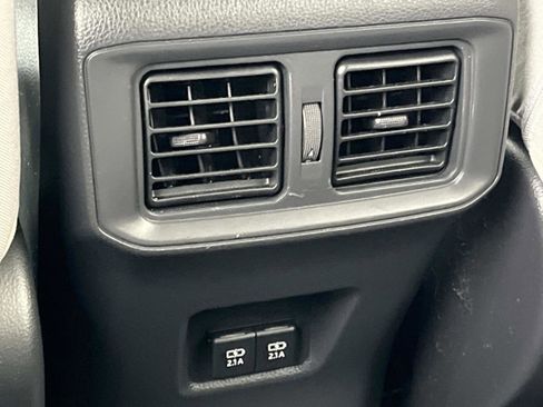 Used 2019 Toyota RAV4 XLE w/ Phone Cable & Charge Package image 18