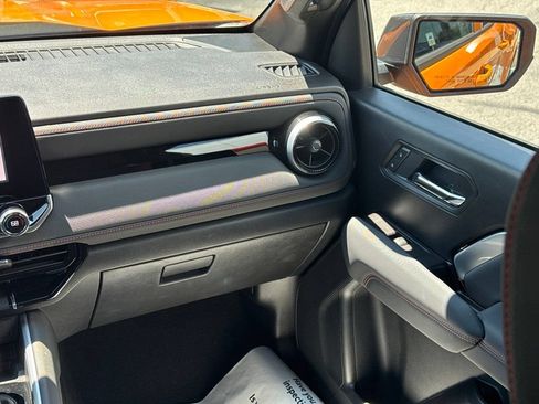 Used 2025 Chevrolet Colorado Z71 AWD/4WD image 21