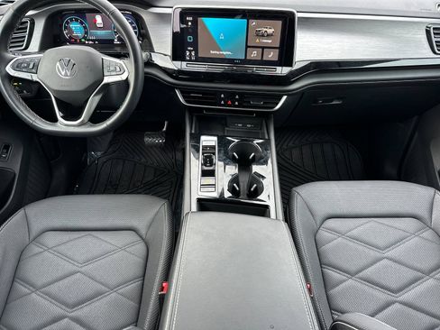 Used 2024 Volkswagen Atlas Cross Sport SE image 13