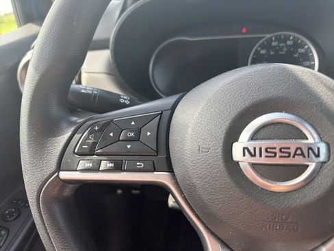 Used 2021 Nissan Versa SV FWD image 23