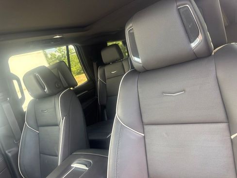 Certified 2025 Cadillac Escalade Sport w/ Touring Package AWD/4WD image 4