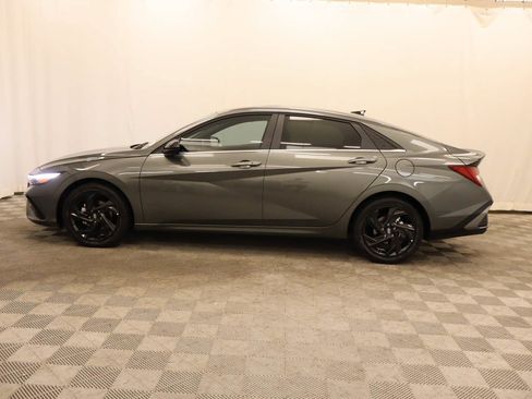 Used 2026 Hyundai Elantra SEL Sport FWD image 2
