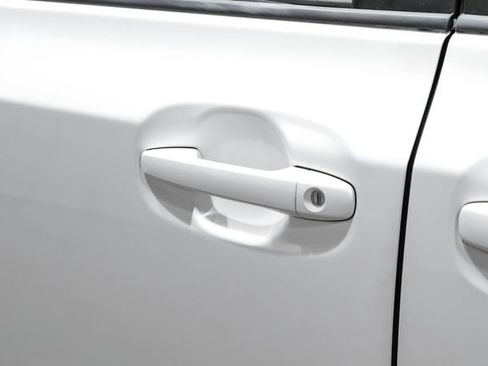 Used 2011 Toyota Sienna LE FWD image 40