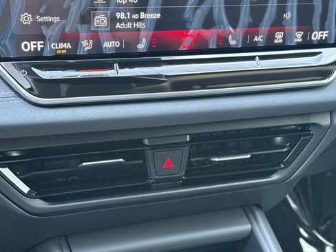 New 2026 Volkswagen Tiguan SE FWD image 19
