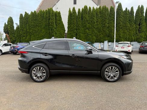 Certified 2024 Toyota Venza XLE AWD/4WD image 12