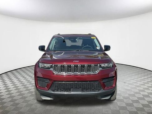 Used 2023 Jeep Grand Cherokee Laredo w/ Luxury Tech Group I image 2