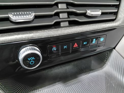 Used 2026 Ford Explorer Platinum AWD/4WD image 37