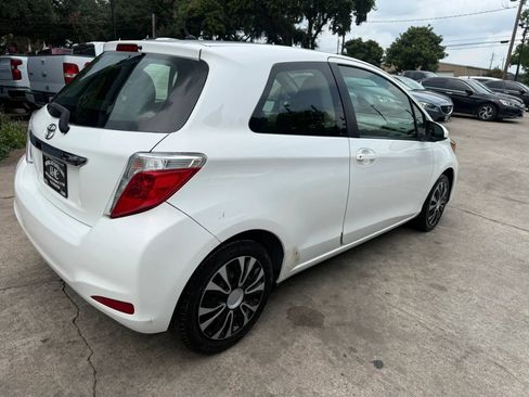Used 2012 Toyota Yaris LE FWD image 7