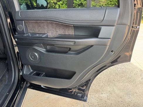Used 2018 Ford Expedition Limited AWD/4WD image 29