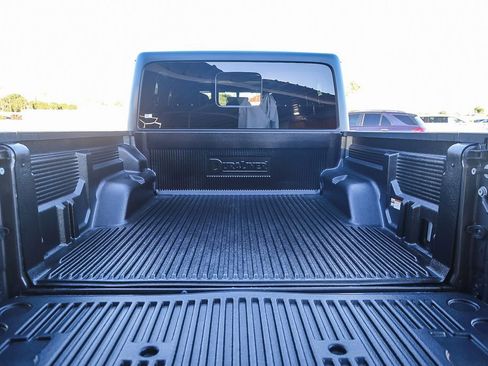 Certified 2023 Jeep Gladiator Overland image 26