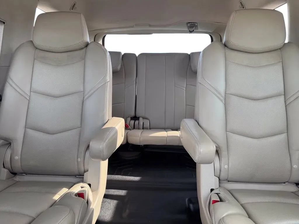 Used 2018 Cadillac Escalade Luxury AWD/4WD image 20