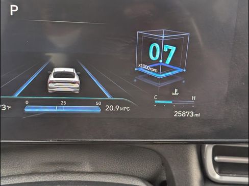 Used 2023 Hyundai Elantra SEL w/ Convenience Package image 9