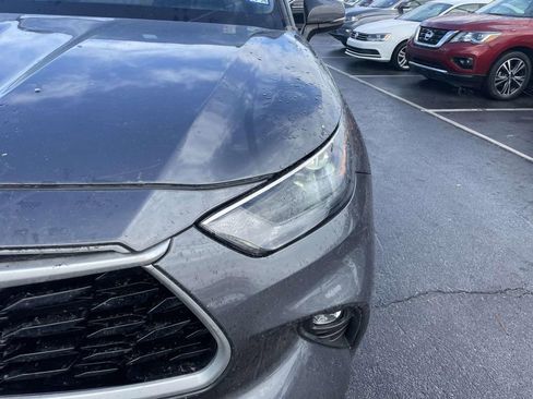 Used 2023 Toyota Highlander XLE image 14