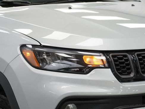 New 2026 Jeep Compass Latitude AWD/4WD image 5