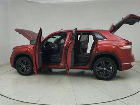 Used 2021 Volkswagen Atlas Cross Sport SE w/ Panoramic Sunroof Package image 72
