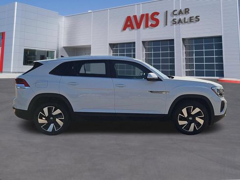 Used 2025 Volkswagen Atlas Cross Sport SE FWD image 5