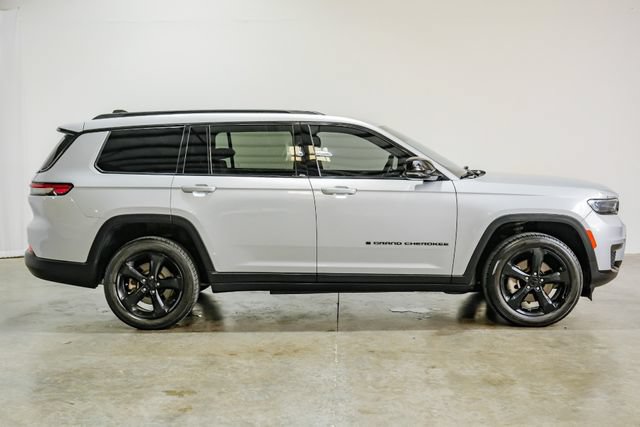 Used 2021 Jeep Grand Cherokee L Laredo RWD image 9