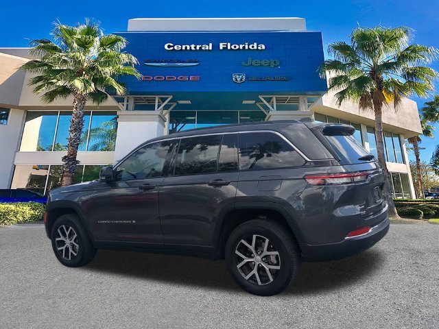 Used 2024 Jeep Grand Cherokee Limited AWD/4WD image 7