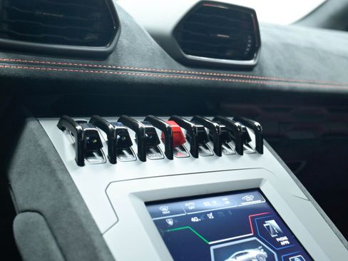 Used 2023 Lamborghini Huracan STO RWD image 93