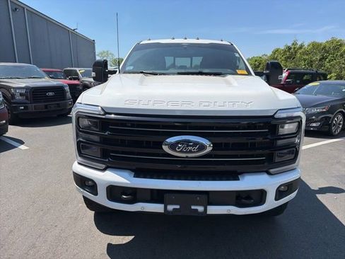 Used 2025 Ford F350 Platinum AWD/4WD image 2