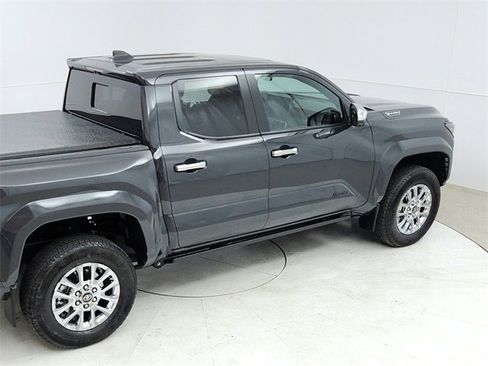 Used 2025 Toyota Tacoma Limited image 19