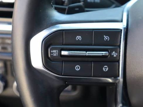 Used 2025 GMC Yukon Denali w/ Denali Reserve Package AWD/4WD image 13