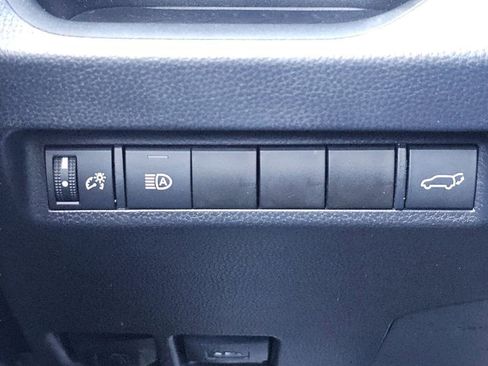 Used 2022 Toyota RAV4 XLE Premium AWD/4WD image 15