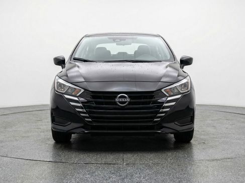Used 2025 Nissan Versa SV FWD image 2