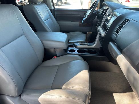 Used 2010 Toyota Tundra Limited AWD/4WD image 22