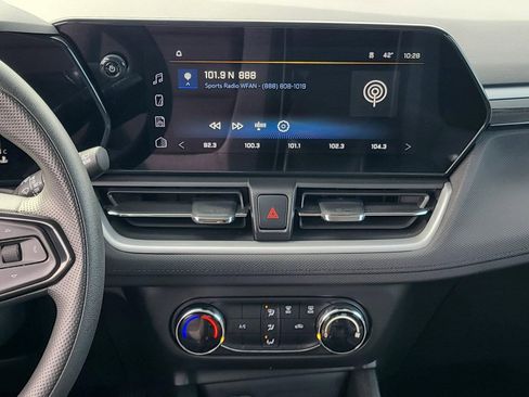 Used 2024 Chevrolet TrailBlazer LS image 13