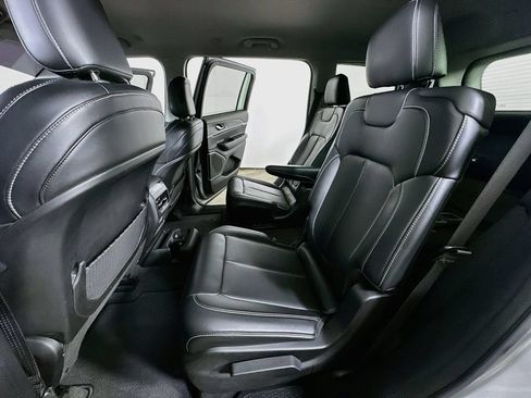 Used 2021 Jeep Grand Cherokee L Limited AWD/4WD image 15
