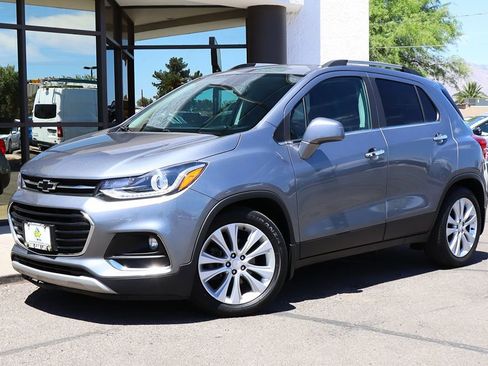 Used 2020 Chevrolet Trax Premier w/ LPO, Protection Package FWD image 2