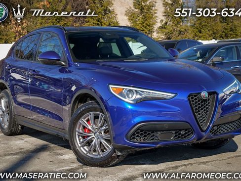 Used 2023 Alfa Romeo Stelvio Sprint image 1