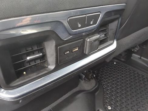 Used 2021 GMC Sierra 1500 AT4 w/ AT4 Premium Package AWD/4WD image 16