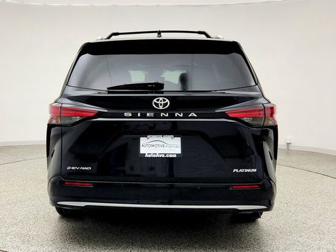Used 2026 Toyota Sienna Platinum AWD/4WD image 6