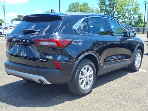 Used 2023 Ford Escape Active w/ Tech Pack #2 AWD/4WD image 3