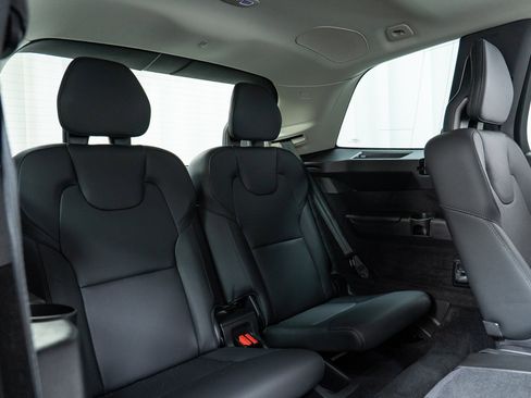Used 2024 Volvo XC90 T8 Plus w/ Protection Package Premier image 24