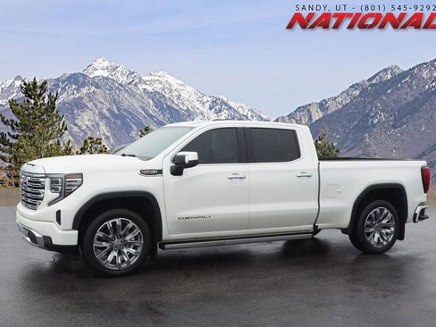 Used 2022 GMC Sierra 1500 Denali w/ Denali Reserve Package AWD/4WD image 1