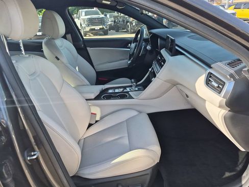 Used 2025 Genesis G70 2.5T RWD image 24