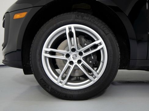 New 2026 Porsche Macan image 15